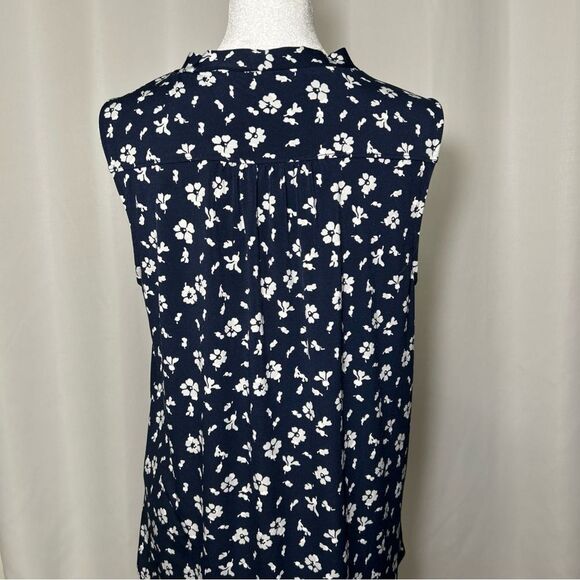 Banana Republic Women’s Blouse Size Medium Blue White Sleeveless Front Tie - Picture 7 of 11
